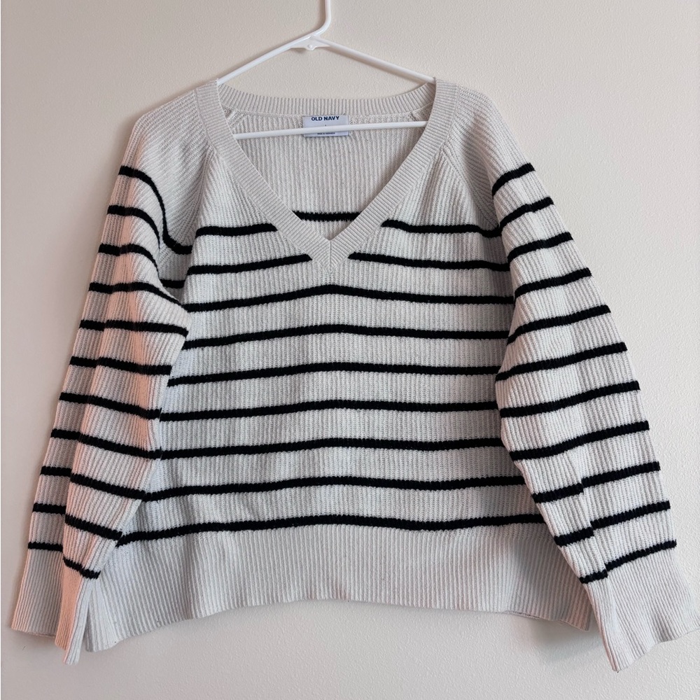 Old Navy Black and White V-Neck Sweater